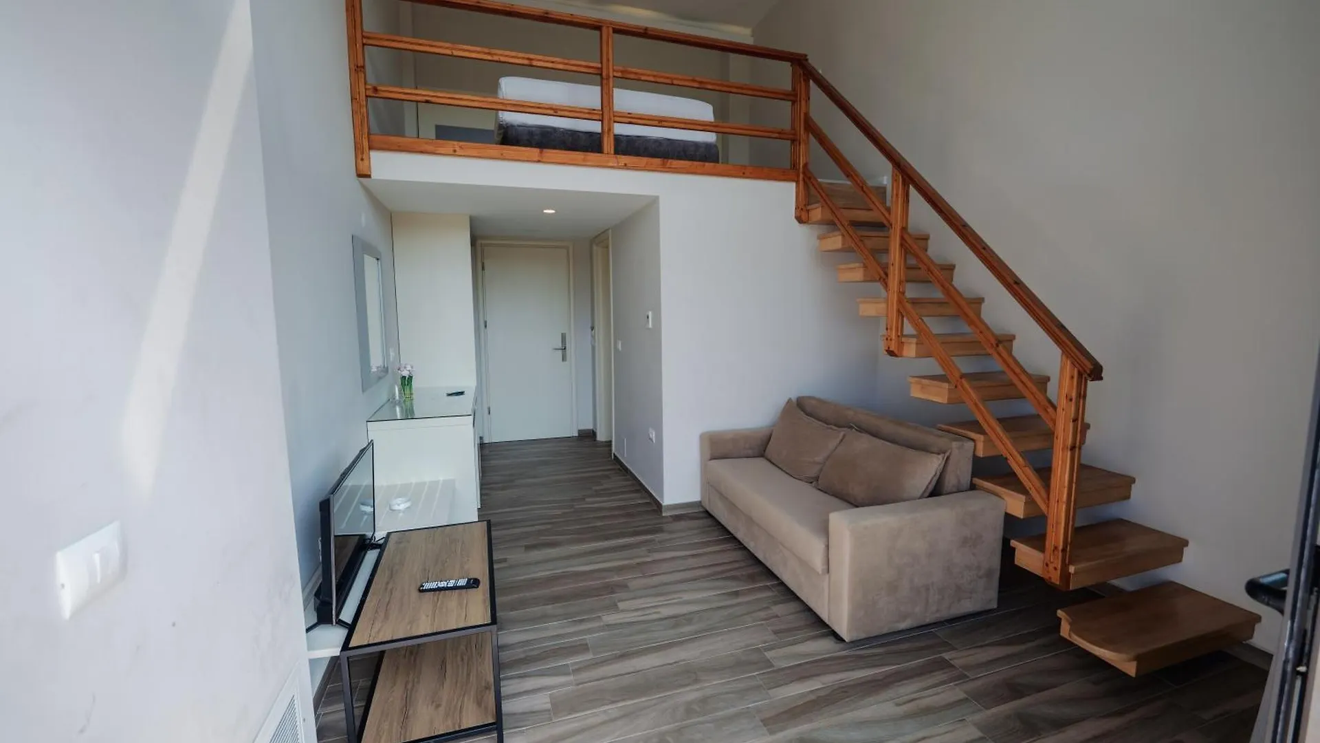Hotel Denoel Ksamil Albânia