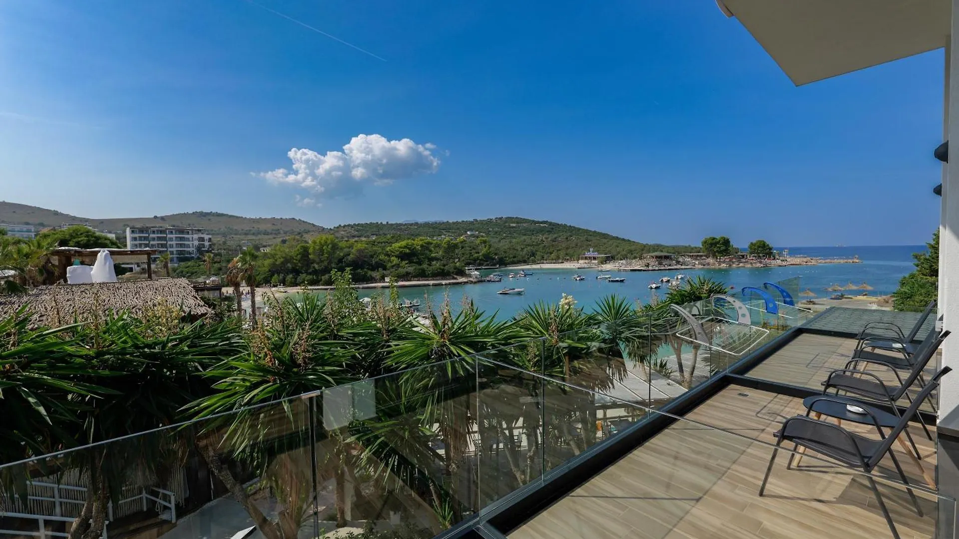 Hotel Denoel Ksamil Albânia
