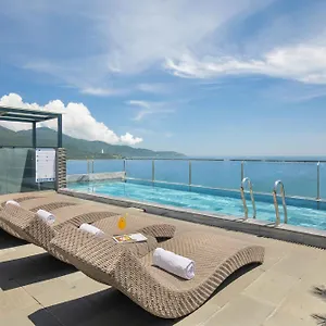 Hotel Mangata Beachfront - Rooftop Bar Sea View ****
