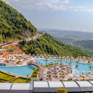 Select Hill 3* Tirana
