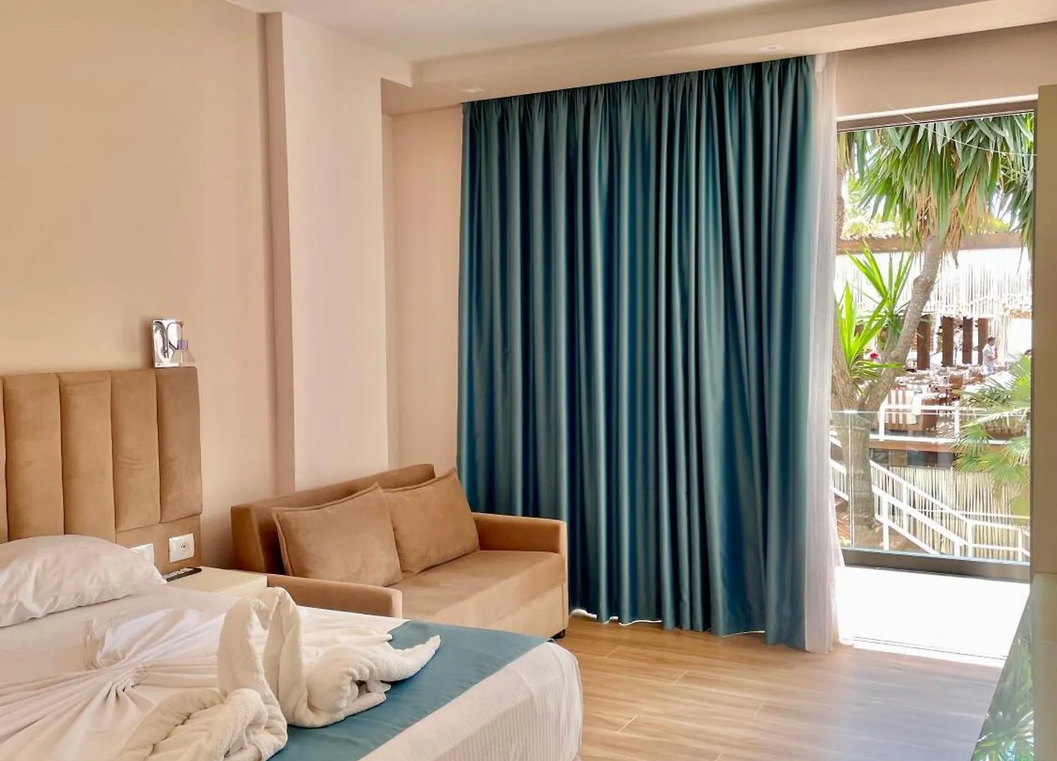 Hotel Denoel Ksamil